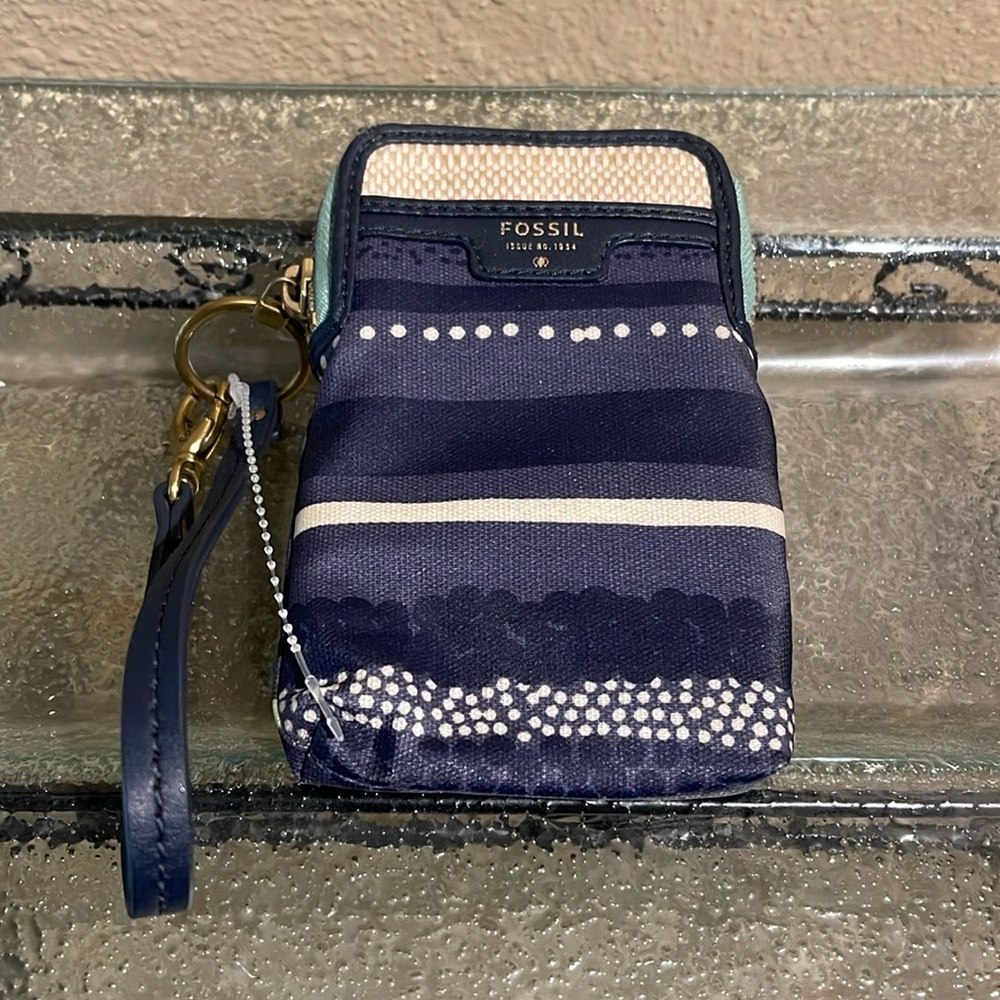 Fossil wristlet, phone holder, and credit cards